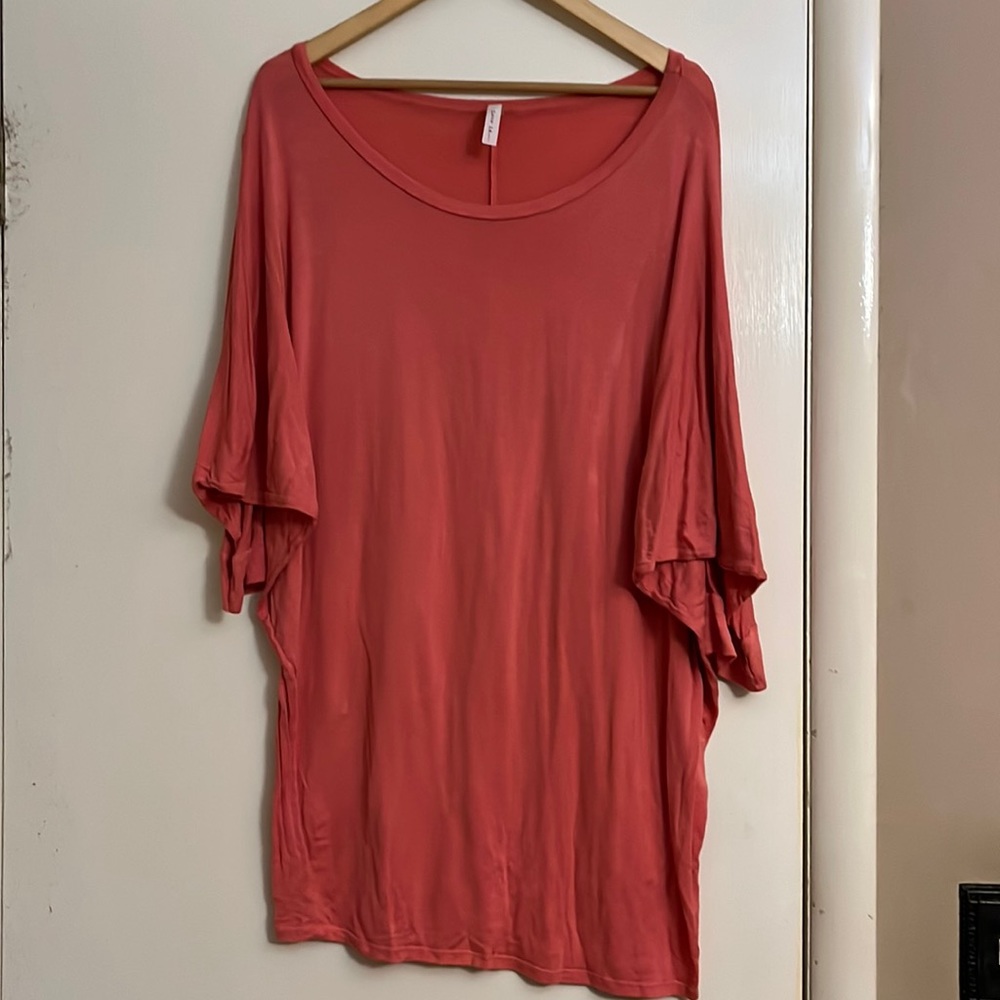 BOUTIQUE!!! LOVE IN…GUC 3/4 length sleeve peach/coral tunic-2X
